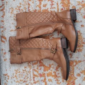 Brown knee highboots